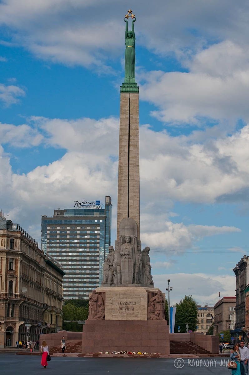 Riga-Latvia-milda-freedom-monument-2294.jpg